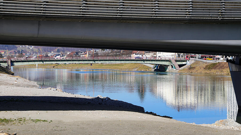 20250306_fmt_niedriger_pegel_salzach_mw-7.jpg