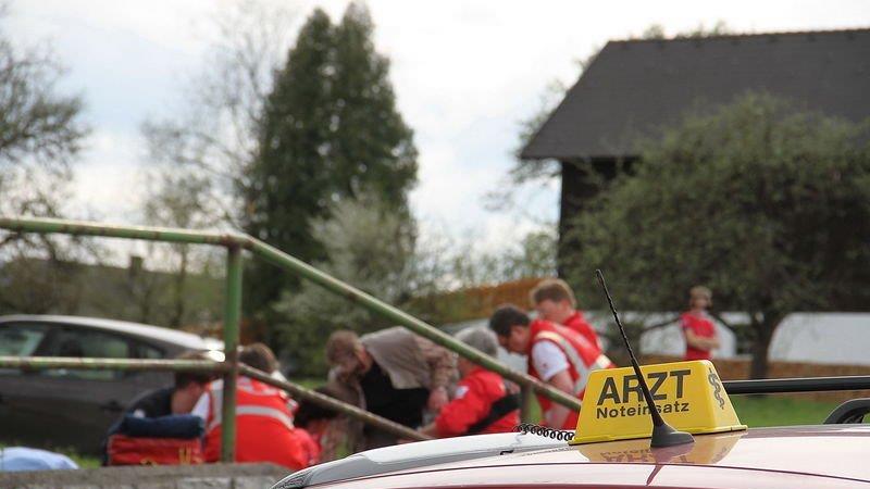 Köstendorf: Junger lenker stürzt mit Moped