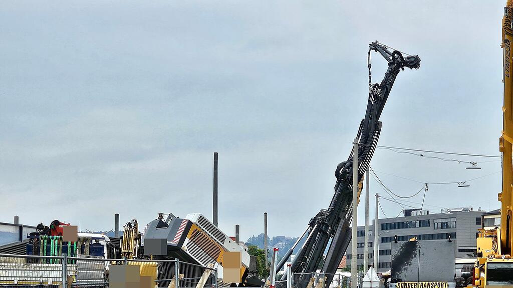 Umgestürzte Baumaschine