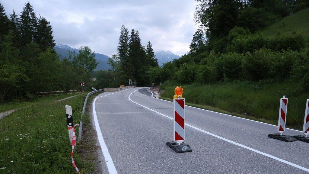 B305 bei Stangenwald weggespült