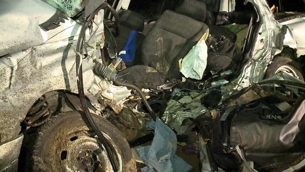 Zwei Tote bei Crash in Tacherting