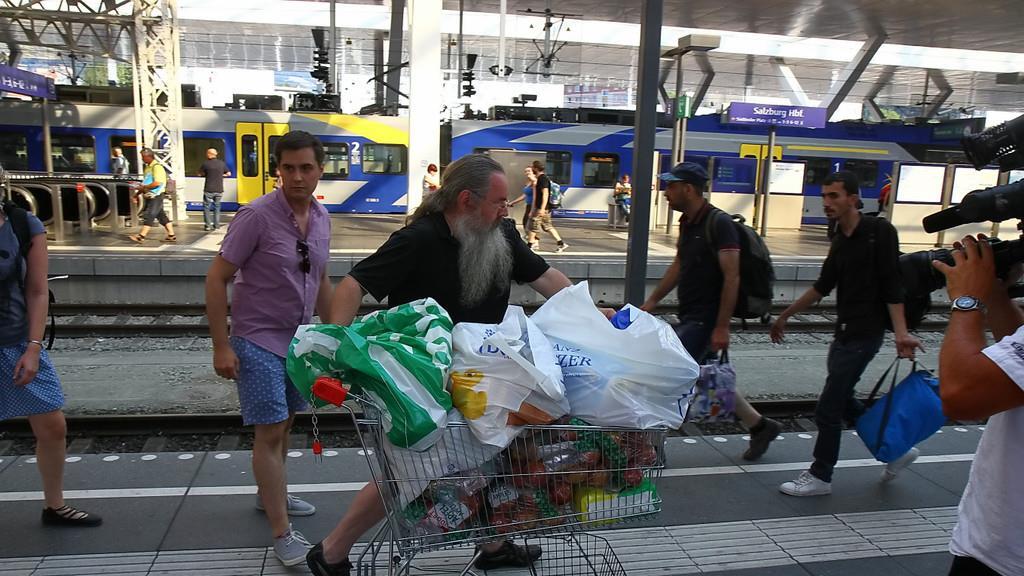 Flüchtlingszug in Salzburg