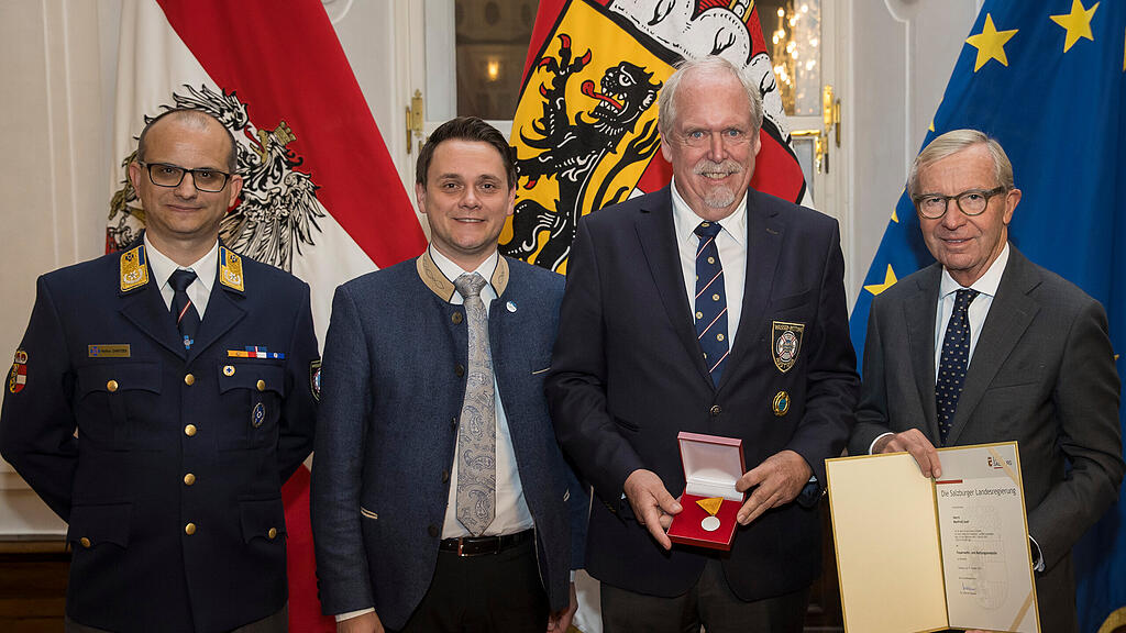 Wasserretter und Wasserretterinnen in Landesresidenz