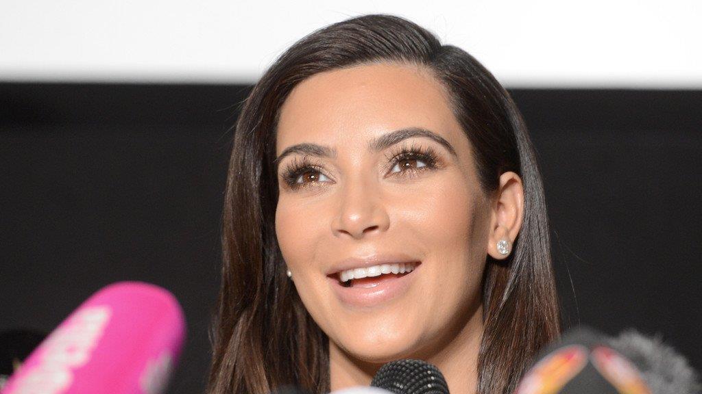 Kim Kardashian bei Pressekonferenz mit Richard Lugner in der Lugner Kino City