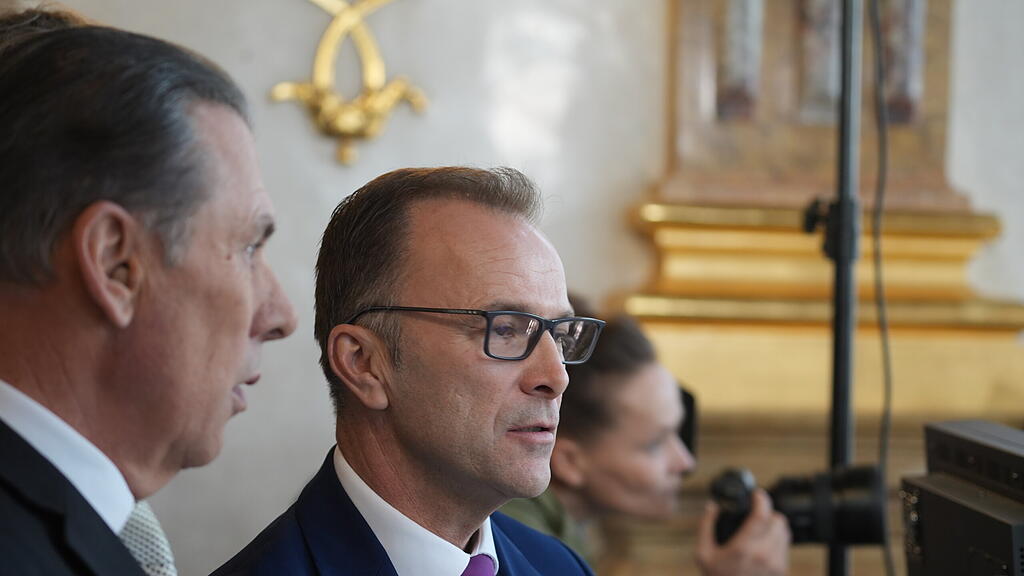 Stichwahl im Schloss Mirabell, I