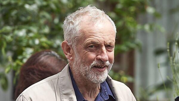 Weitere Politiker verlassen Team um Oppositionsführer Corbyn