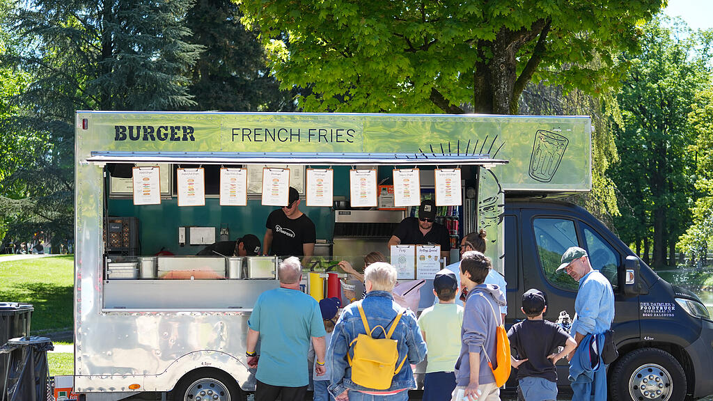 Er\u00f6ffnung Volksgartenfest 2024
