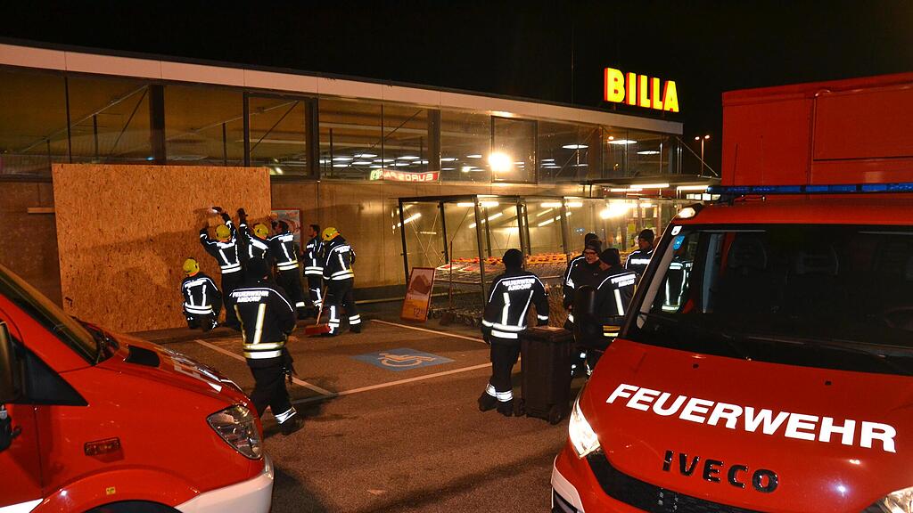 2018-12-28-FF-Andorf-Gebaeudesicherung-nach-Verkehrsunfall-DSC_0245.jpg