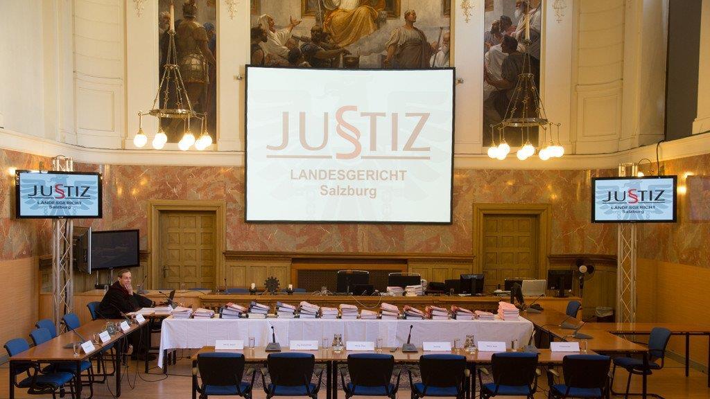 Prozessbeginn in Salzburg