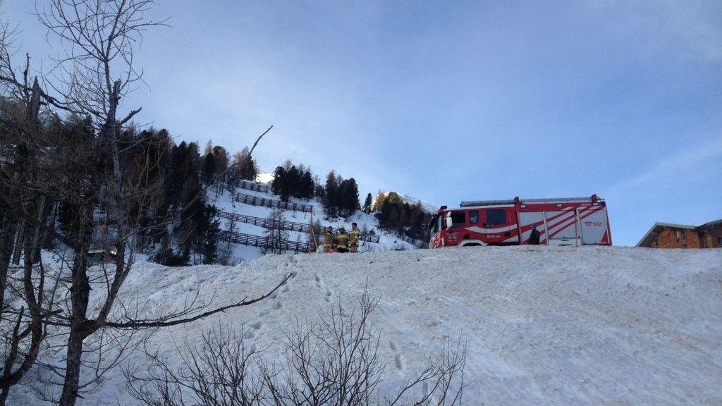 Lkw stürzt in Obertauern über Böschung
