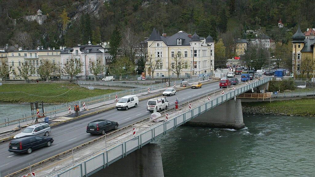 Die Karolinenbrücke im Nonntal wird ab 17. Oktober neu saniert.
