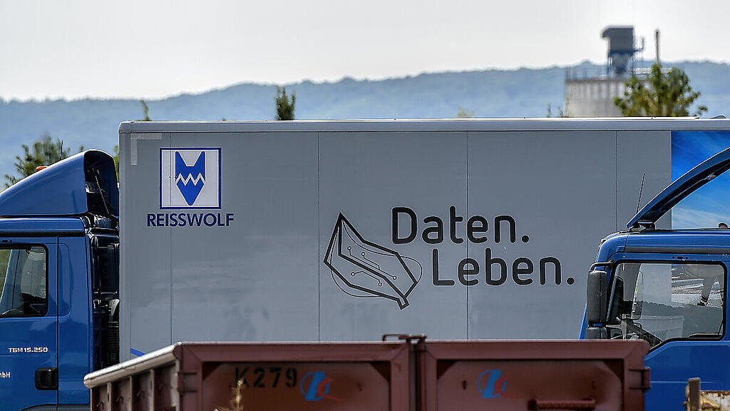 Der Mann verhielt sich bei der Firma Reisswolf nervös