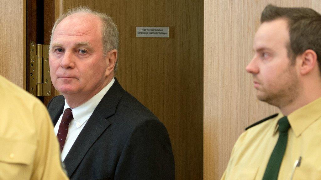 Auftakt im Prozess gegen FC Bayern-Präsident Uli Hoeneß