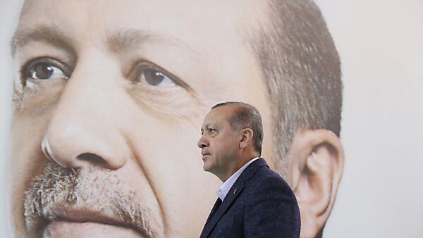 Türkei hat ihre Probleme mit Schwarz-Blau