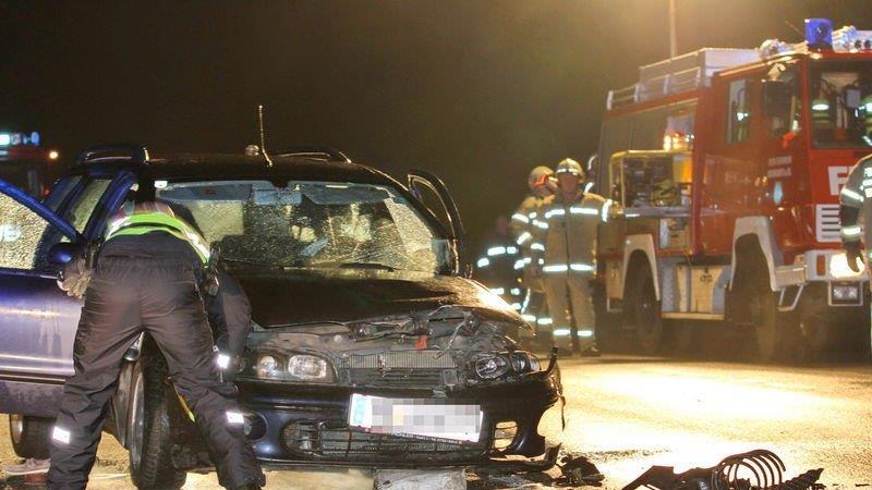 Crash auf B1 in Neumarkt
