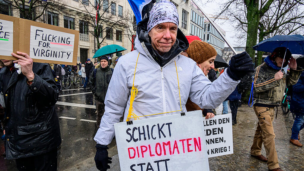 Ukraine-Krieg: Großdemo in Berlin