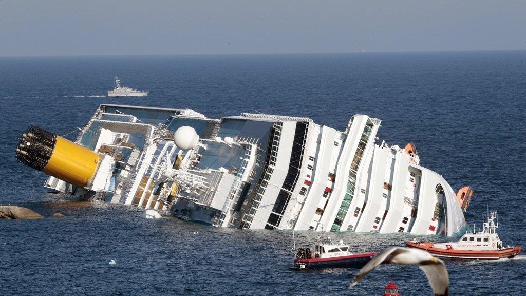 Kreuzfahrtschiff "Costa Concordia" vor der Toscana auf Grund gelaufen