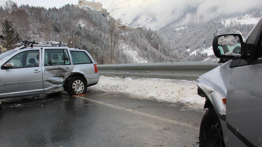 Crash auf B159 in Werfen