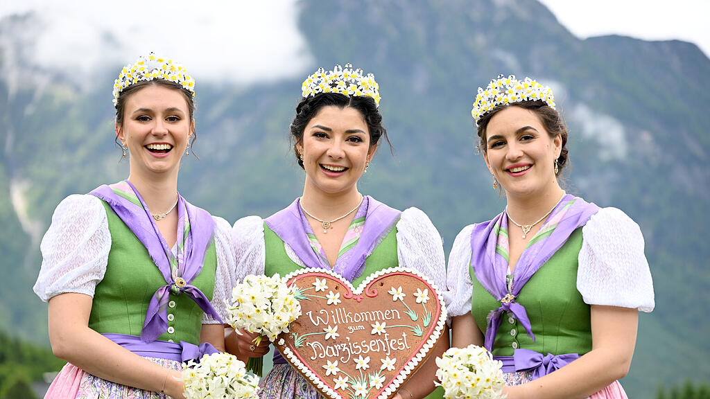 65. NARZISSENFEST IM AUSSEERLAND / FOTOTERMIN DER HOHEITEN