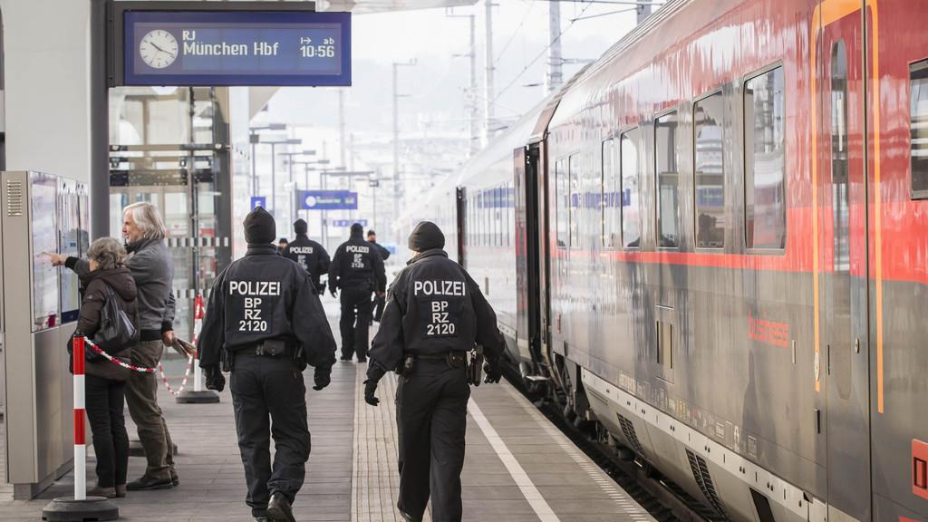Grenzkontrollen am Bahnhof