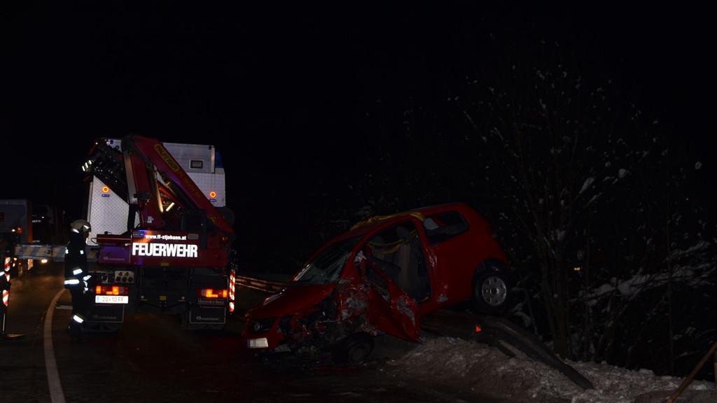 St. Johann: Schwerer Unfall auf B311