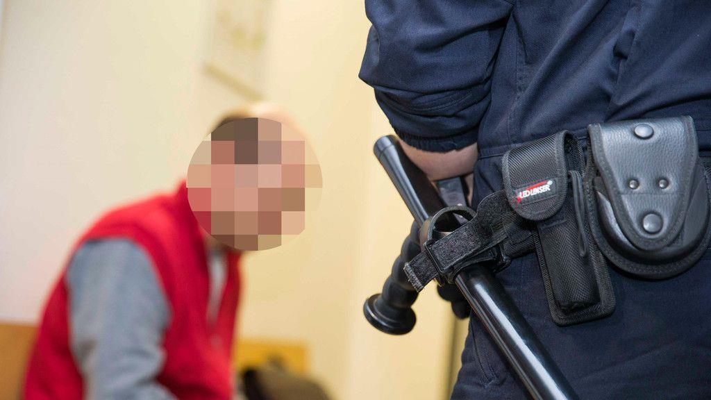 Prozess: Franzose wegen Vergewaltigung einer 17-Jährigen vor Gericht