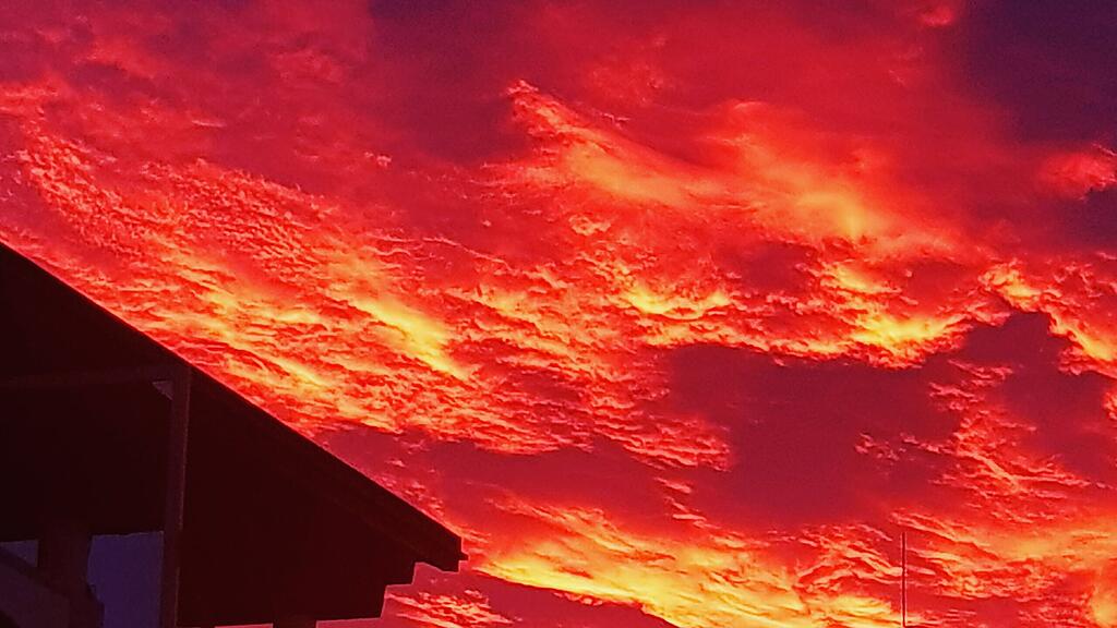 Wundersch\u00f6ner Sonnenaufgang \u00fcber Salzburg III