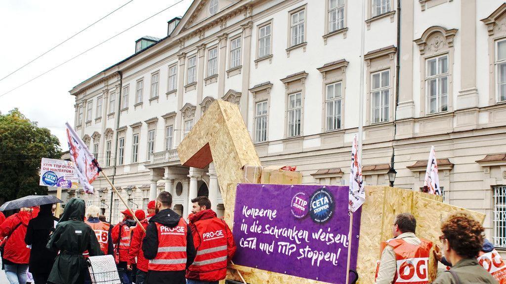 Demo gegen TTIP und CETA in Salzburg I
