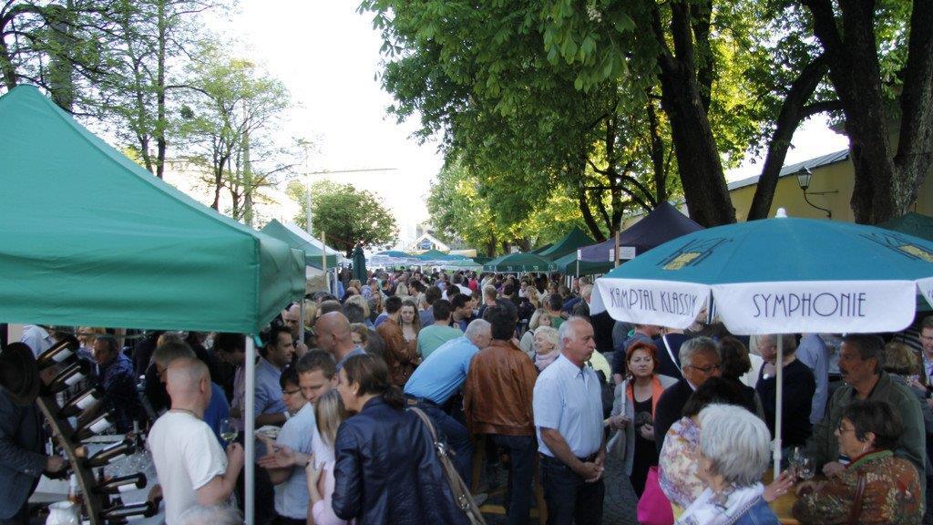 Winzermarkt am Mirabellplatz, II