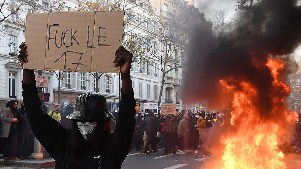 Demonstration gegen Polizeigewalt und Gesetzesentwurf in Paris
