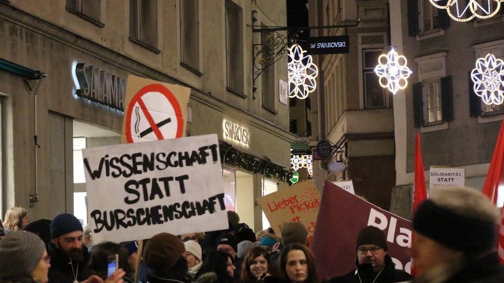 Demo gegen Regierung in Salzburg