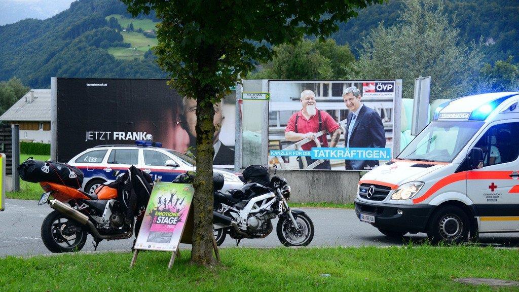 Harley-Fahrer schleudert in Gegenverkehr