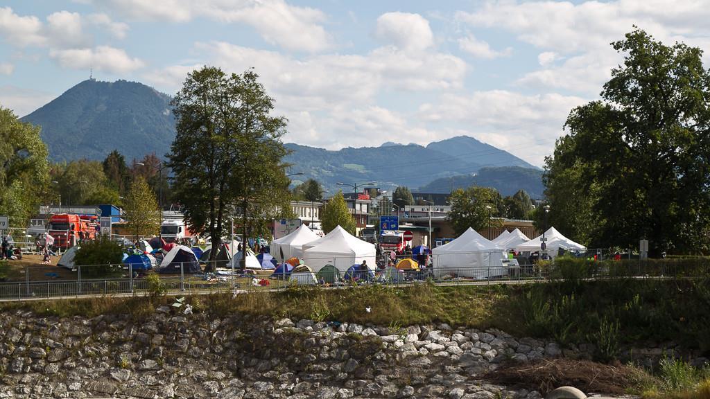 Flüchtlinge und Verkehrslage am Dienstag an der Grenze