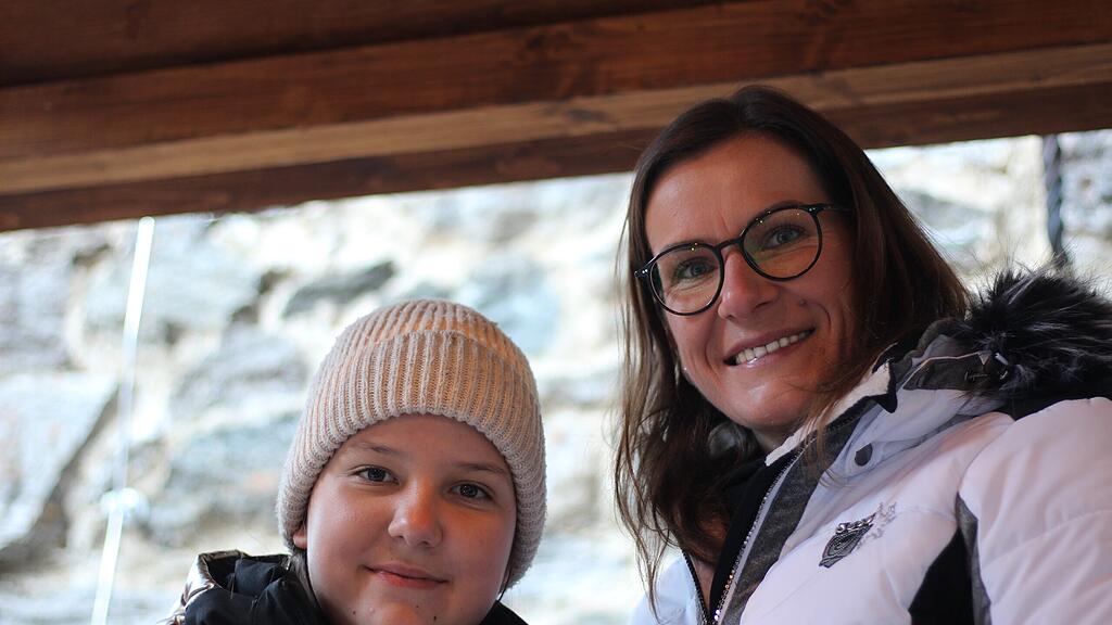 Winterzauber Burg Finstergr\u00fcn