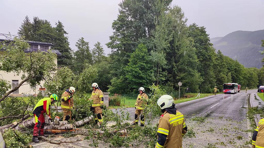 Sturm-Einsätze halten Feuerwehr Zell am See auf Trab