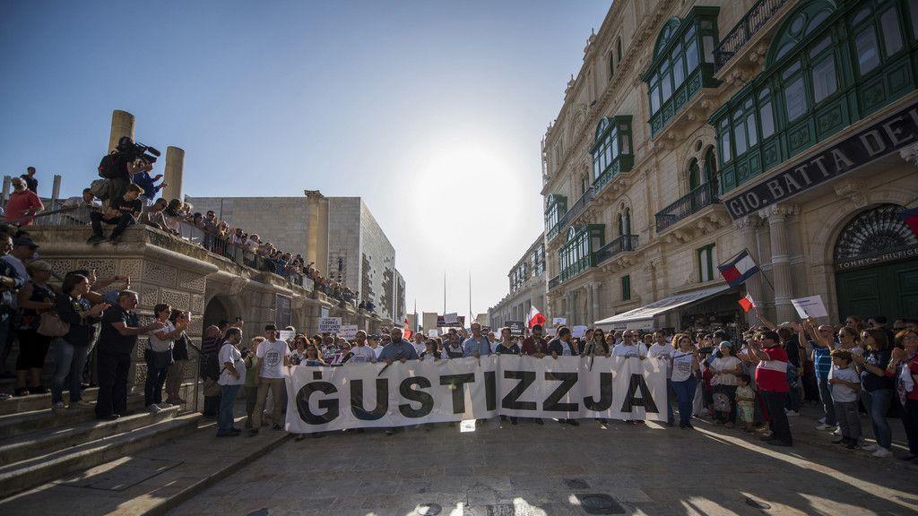 Mega-Demo nach Mord an Journalistin auf Malta