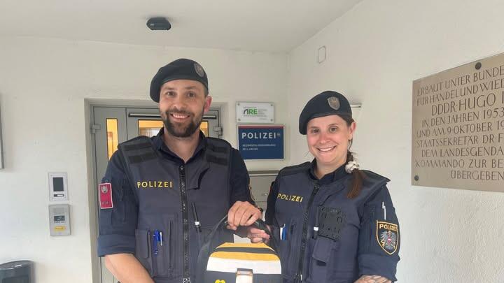 polizei defibrillator.jpg