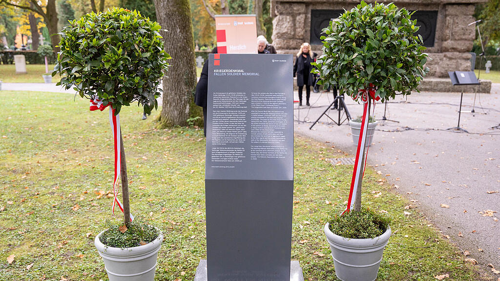 Infopult Kriegerdenkmal Kommunalfriedhof