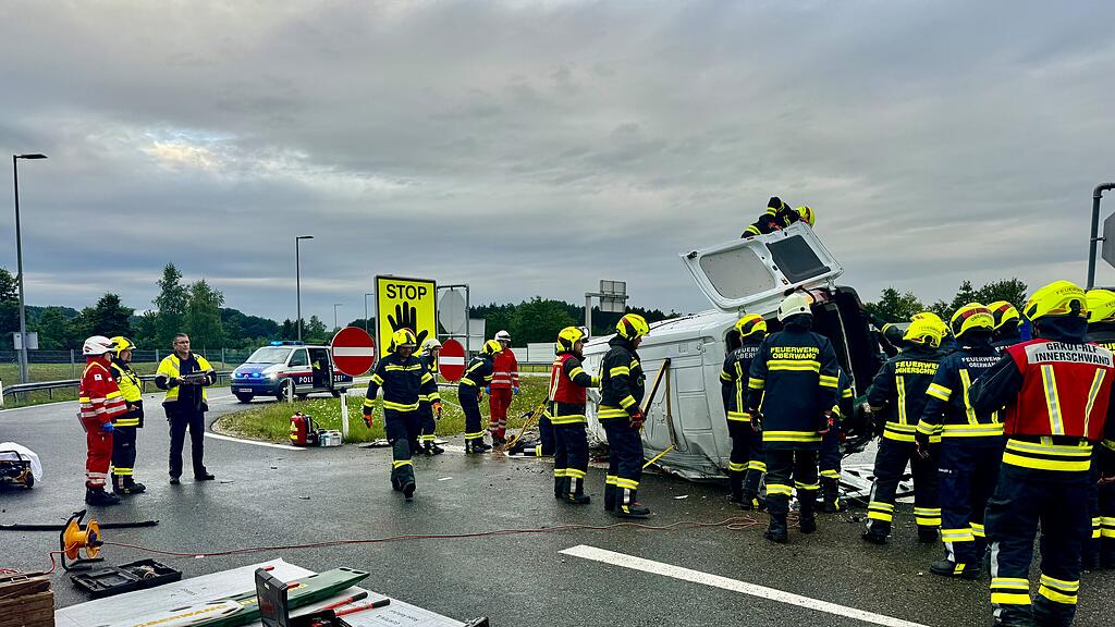 Tödlicher Unfall auf A1 in Straß im Attergau