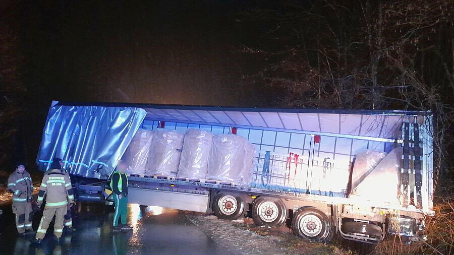 Lkw-Bergung FF Golling