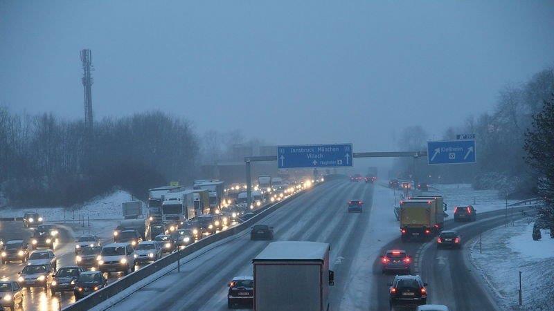 Stau nach Crash auf A1