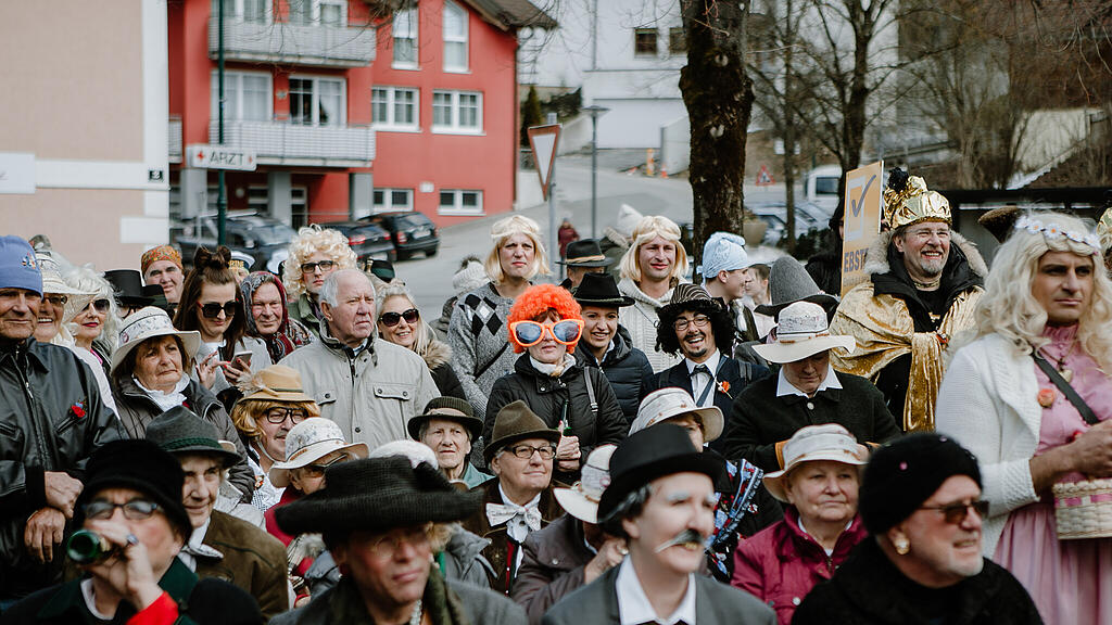Verkehrte Hochzeit, Kirche