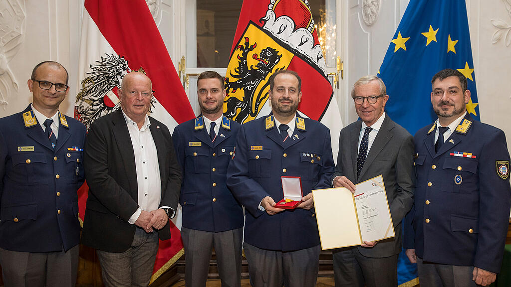 Wasserretter und Wasserretterinnen in Landesresidenz