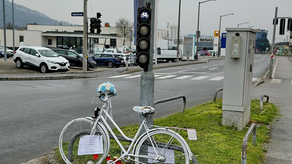 "Ghost Bike" in Salzburg: Gedenken an getötete Radfahrerin