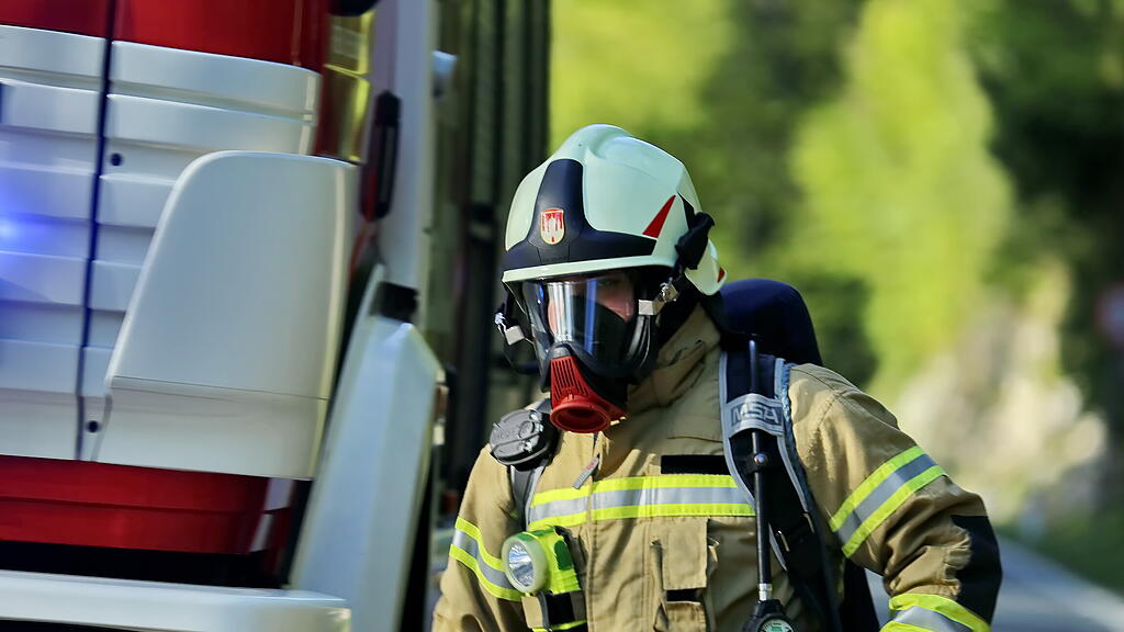 Feuerwehr\u00fcbung in Guggenthal II