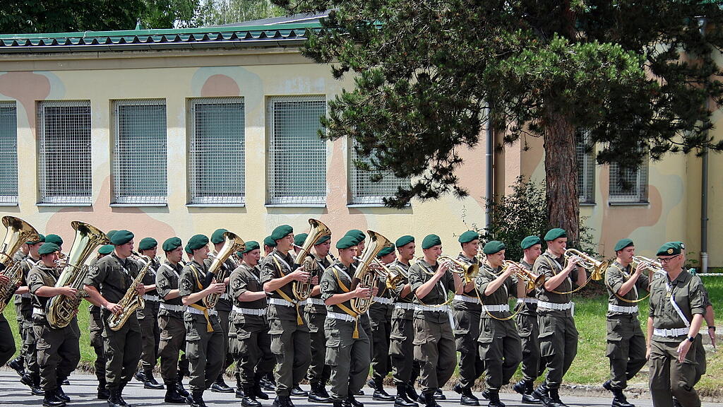Kommando\u00fcbergabe Luftraum\u00fcberwachung