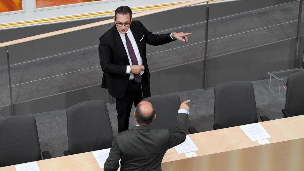 Zwölf-Stunden-Tag: Hitzige Debatte im Nationalrat