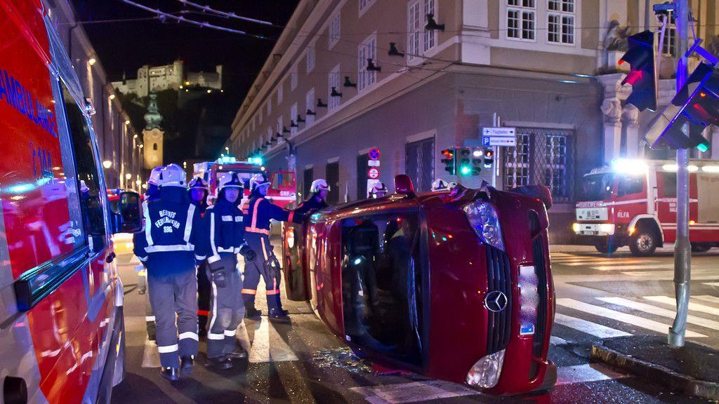 Pkw-Unfall am Herbert-von-Karajan-Platz