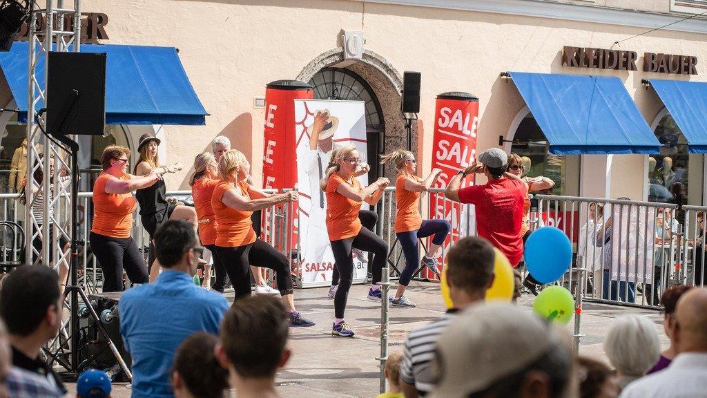 Linzergassenfest 2015 bei Sonnenschein eröffnet