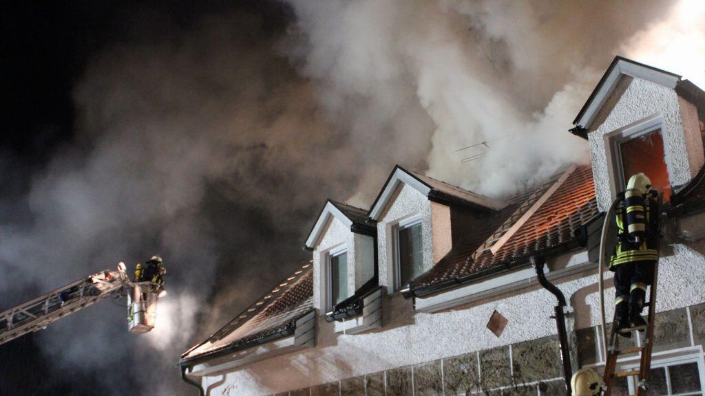 Die Feuerwehren konnten den Brand nicht mehr verhindern.